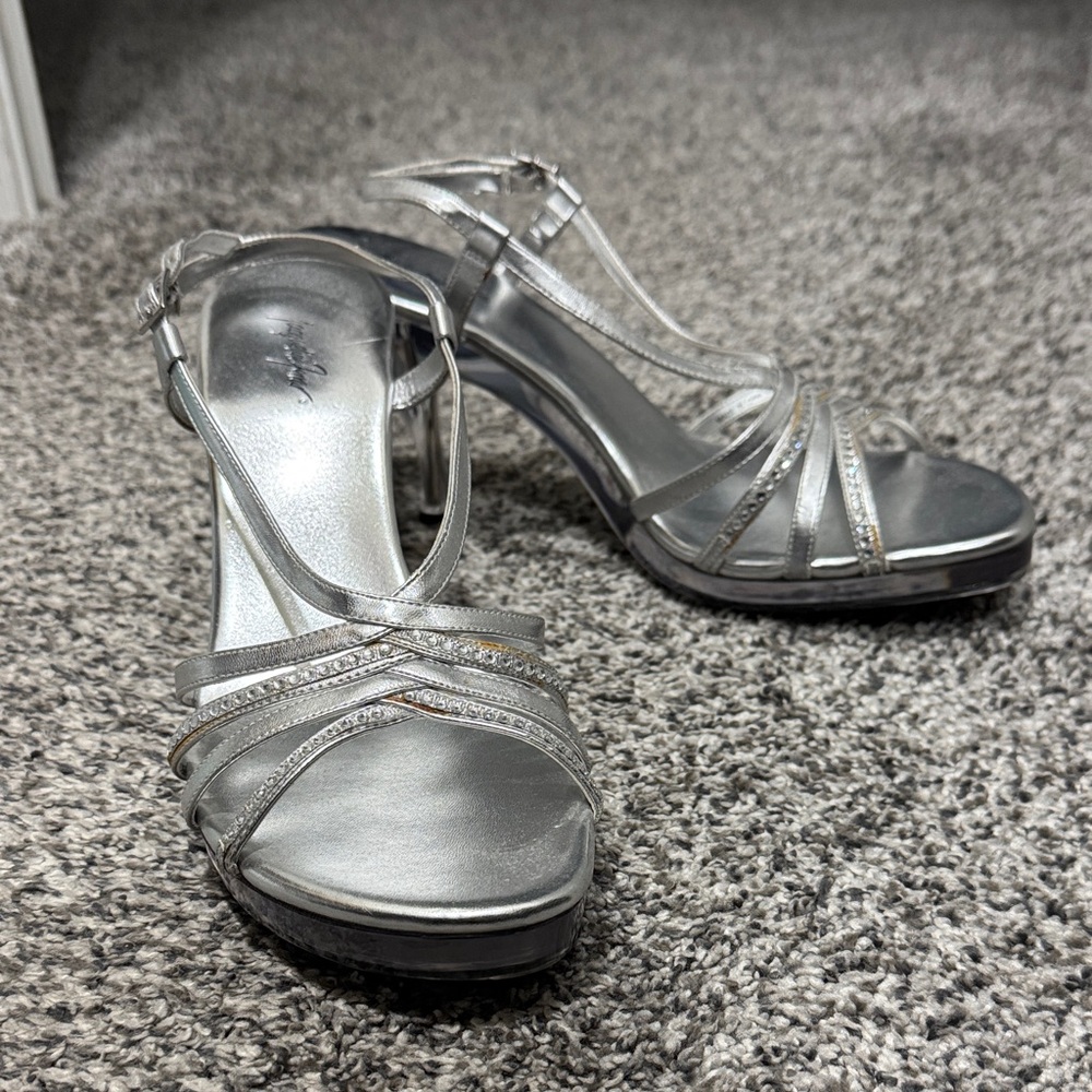 Women’s heels size 10